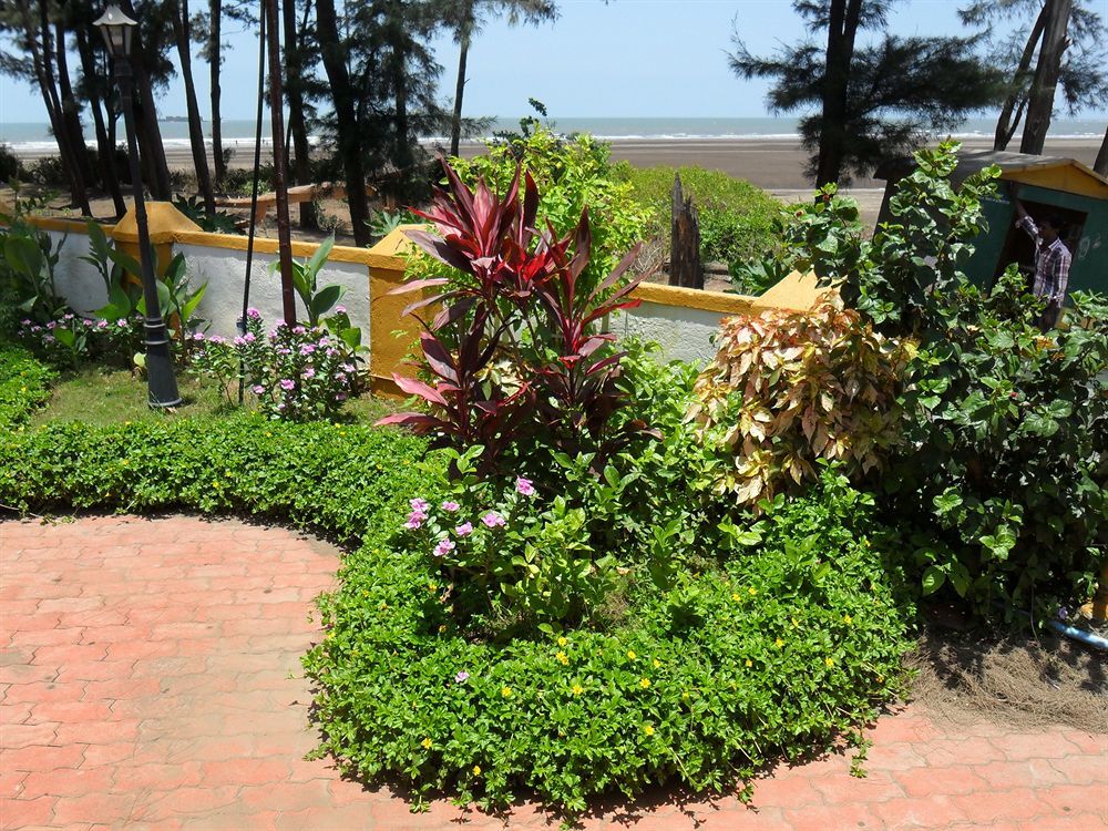 Golden Swan Beach Resort Murūd Exterior foto